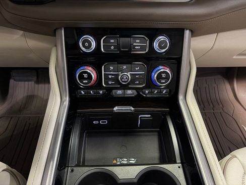 Used 2022 GMC Yukon XL Denali w/ Max Trailering Package AWD/4WD image 23
