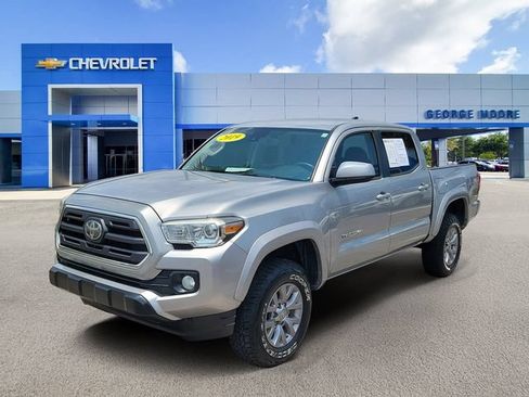 Used 2019 Toyota Tacoma SR5 RWD image 2