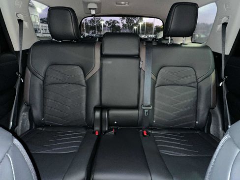 New 2025 Nissan Pathfinder Platinum image 28