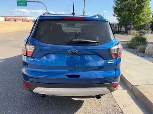 Used 2018 Ford Escape SE w/ SE Sync 3 Package AWD/4WD image 4