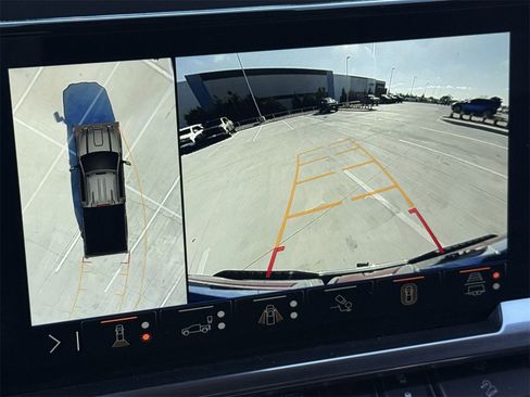 Used 2025 GMC Sierra 2500 SLT w/ Texas SLT Premium Package image 17