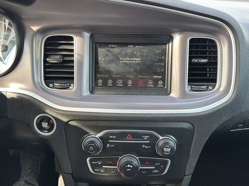 Used 2022 Dodge Charger SXT RWD image 17