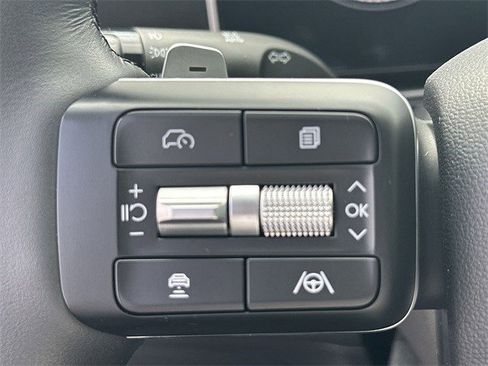 Used 2025 Hyundai Santa Fe SE image 27