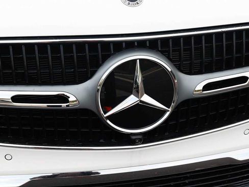 Used 2026 Mercedes-Benz GLC 300 4MATIC image 9