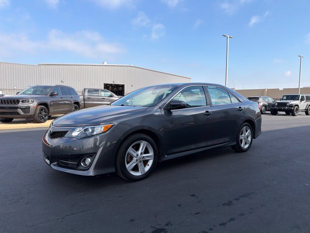 Used 2013 Toyota Camry SE FWD image 3