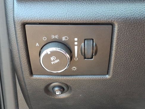 Used 2013 Jeep Grand Cherokee Overland w/ Advance Technology Group AWD/4WD image 23