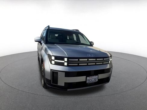 Used 2025 Hyundai Santa Fe SEL image 3