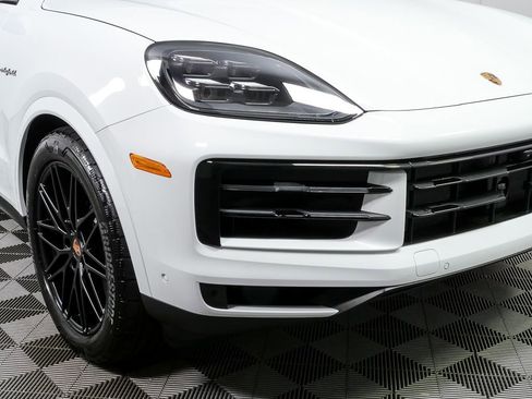 New 2026 Porsche Cayenne AWD image 40