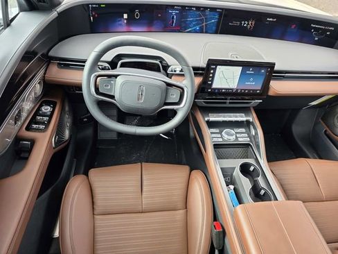 New 2026 Lincoln Nautilus Reserve image 6