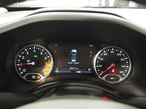 Used 2017 Jeep Renegade Trailhawk image 18