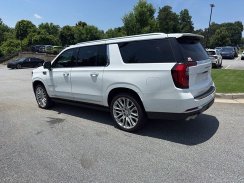 Used 2025 GMC Yukon XL Denali w/ Denali Reserve Package AWD/4WD image 2