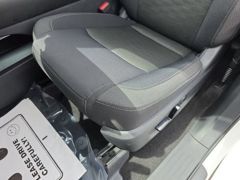Used 2024 Nissan Pathfinder SV FWD image 27