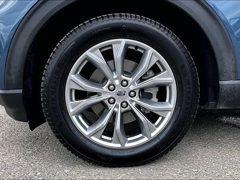Used 2020 Ford Explorer XLT w/ Equipment Group 202A AWD/4WD image 8