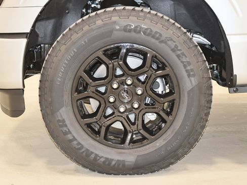 New 2025 Ford F150 XLT w/ Equipment Group 302A MID image 31