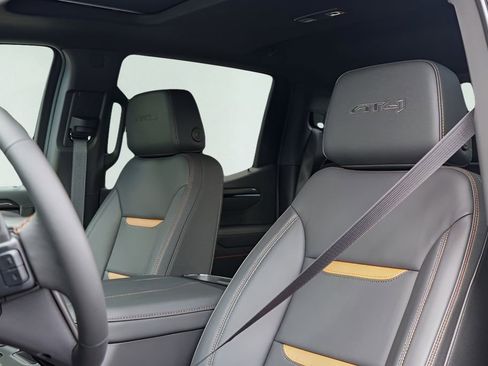 New 2026 GMC Sierra 1500 AT4 w/ AT4 Premium Package AWD/4WD image 11
