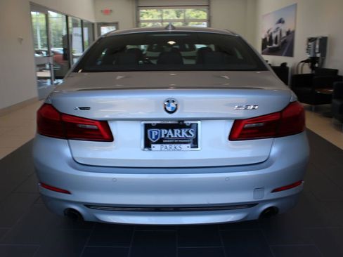 Used 2018 BMW 530i xDrive AWD/4WD image 28