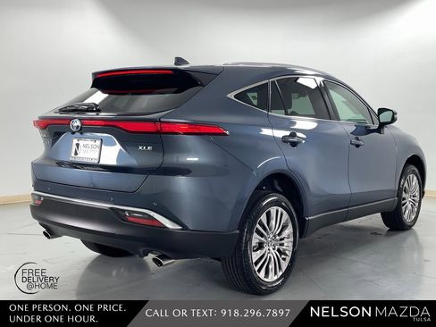 Used 2023 Toyota Venza XLE image 6