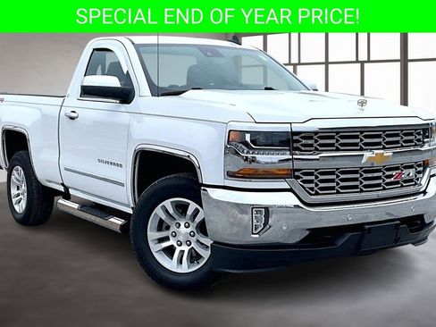 Used 2018 Chevrolet Silverado 1500 LT w/ LT Convenience Package image 3