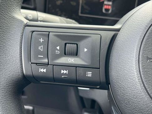 Used 2025 Nissan Kicks SV w/ SV Premium Package AWD/4WD image 23