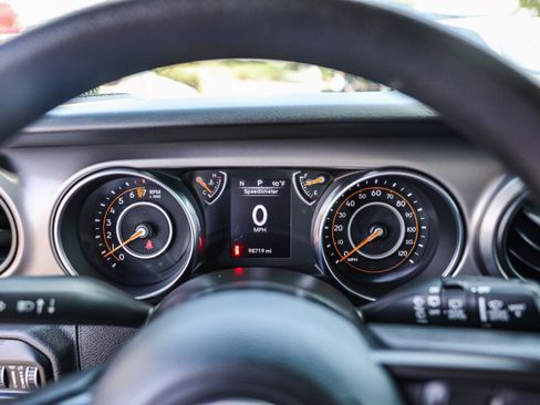 Used 2021 Jeep Wrangler Unlimited Sport AWD/4WD image 12