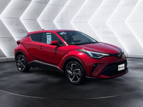 Used 2021 Toyota C-HR Limited FWD image 7