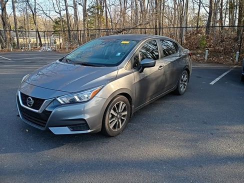 Used 2022 Nissan Versa SV w/ Trunk Package image 2