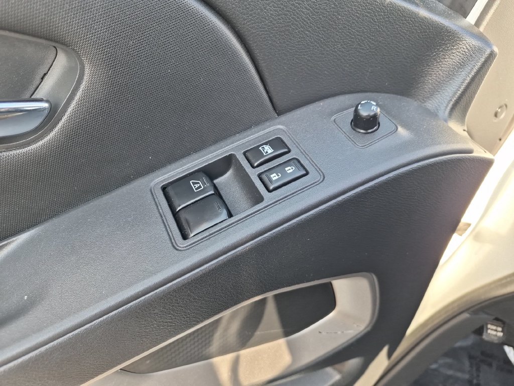 Used 2023 Nissan Frontier SV w/ Technology Package AWD/4WD image 13