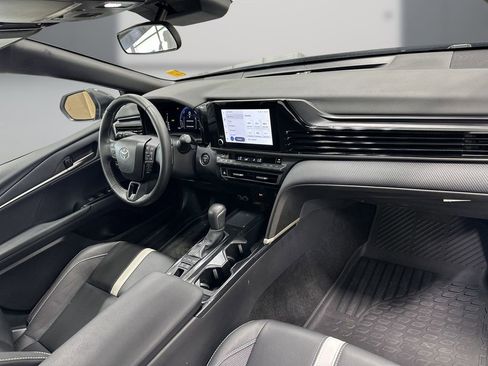 Used 2026 Toyota Camry SE FWD image 16