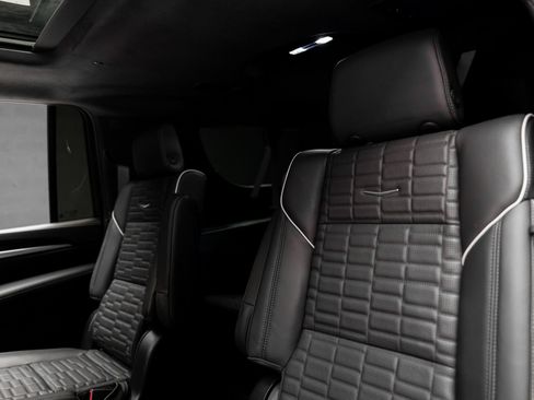 Used 2025 Cadillac Escalade ESV Sport Platinum AWD/4WD image 79