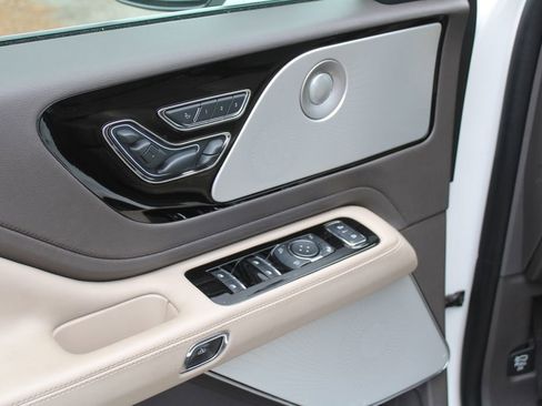 Used 2021 Lincoln Aviator Reserve w/ Equipment Group 201A image 20