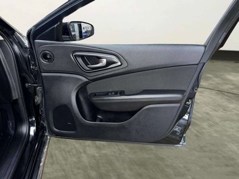Used 2015 Chrysler 200 Limited w/ Convenience Group FWD image 26