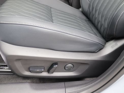 Used 2025 Mitsubishi Outlander SEL AWD/4WD image 7