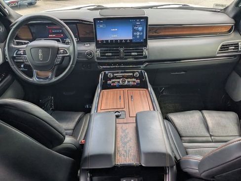 Certified 2024 Lincoln Navigator Black Label AWD/4WD image 19