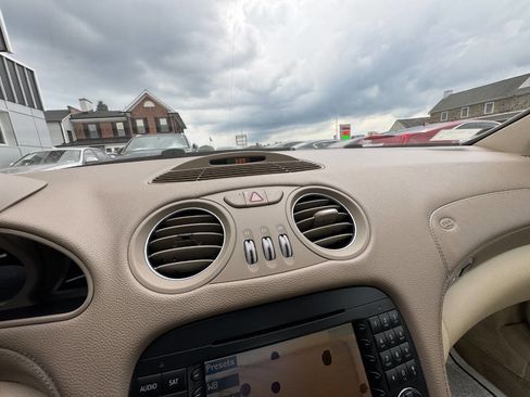 Used 2005 Mercedes-Benz SL 500 w/ AMG Sport Pkg image 21