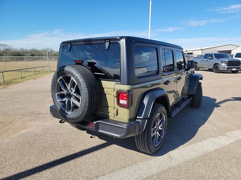 Used 2025 Jeep Wrangler Unlimited Sport S 4xe w/ Convenience Group AWD/4WD image 13