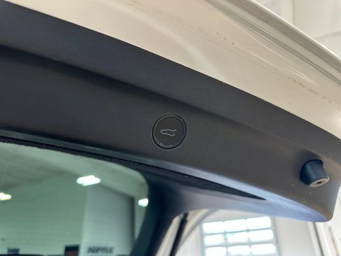 Used 2023 Tesla Model Y Long Range AWD/4WD image 47