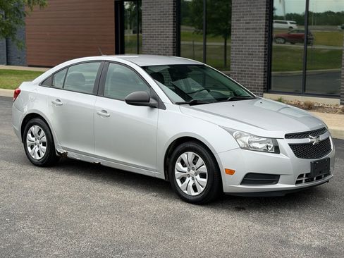 Used 2013 Chevrolet Cruze LS FWD image 1