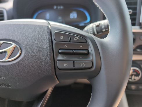 Used 2026 Hyundai Venue SEL FWD image 20