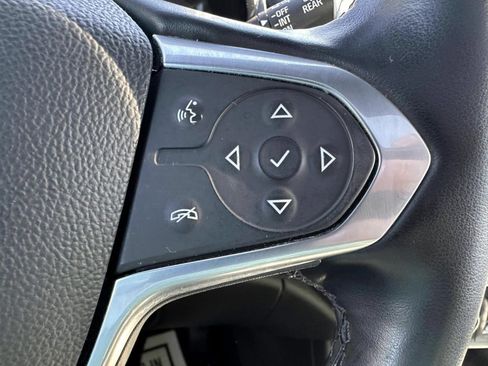 Used 2023 Chevrolet Traverse RS AWD/4WD image 18