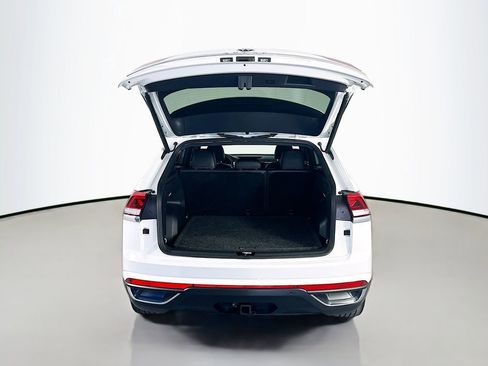 Used 2022 Volkswagen Atlas Cross Sport SE image 28