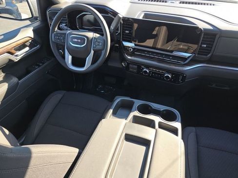 Used 2025 GMC Sierra 1500 Elevation image 28