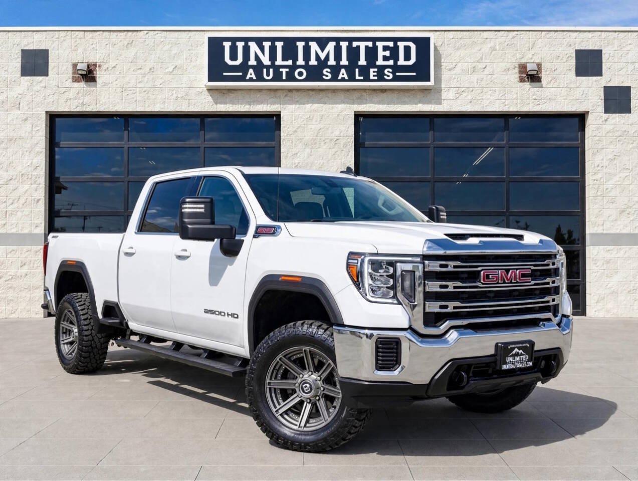 Used 2021 GMC Sierra 3500 SLE w/ Remote Start Package AWD/4WD image 1