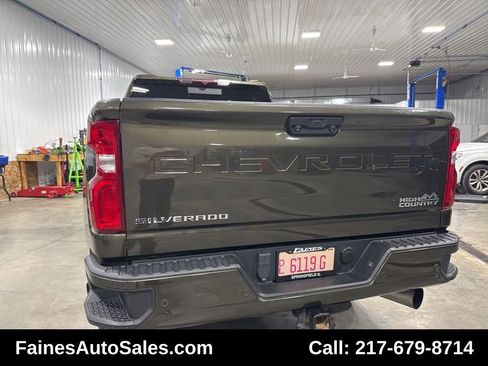 Used 2022 Chevrolet Silverado 2500 High Country w/ Z71 Off-Road Package image 11