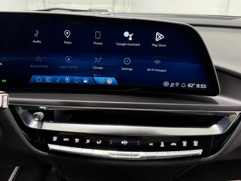 Used 2024 Cadillac Lyriq Tech RWD image 23