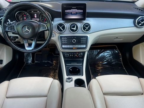 Used 2018 Mercedes-Benz GLA 250 4MATIC image 3