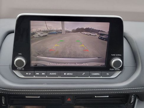 Used 2023 Nissan Rogue SV image 23