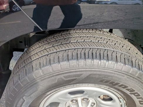 Used 2024 Nissan Frontier S w/ Technology Package image 13