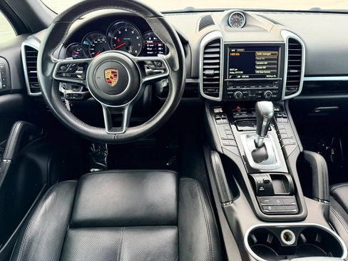 Used 2016 Porsche Cayenne AWD/4WD image 8