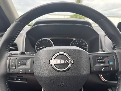 Used 2025 Nissan Rogue SV AWD/4WD image 30