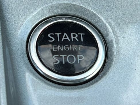 Used 2025 Nissan Altima 2.5 SV AWD/4WD image 22